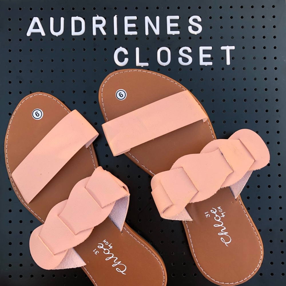 Blush Cleo slipper